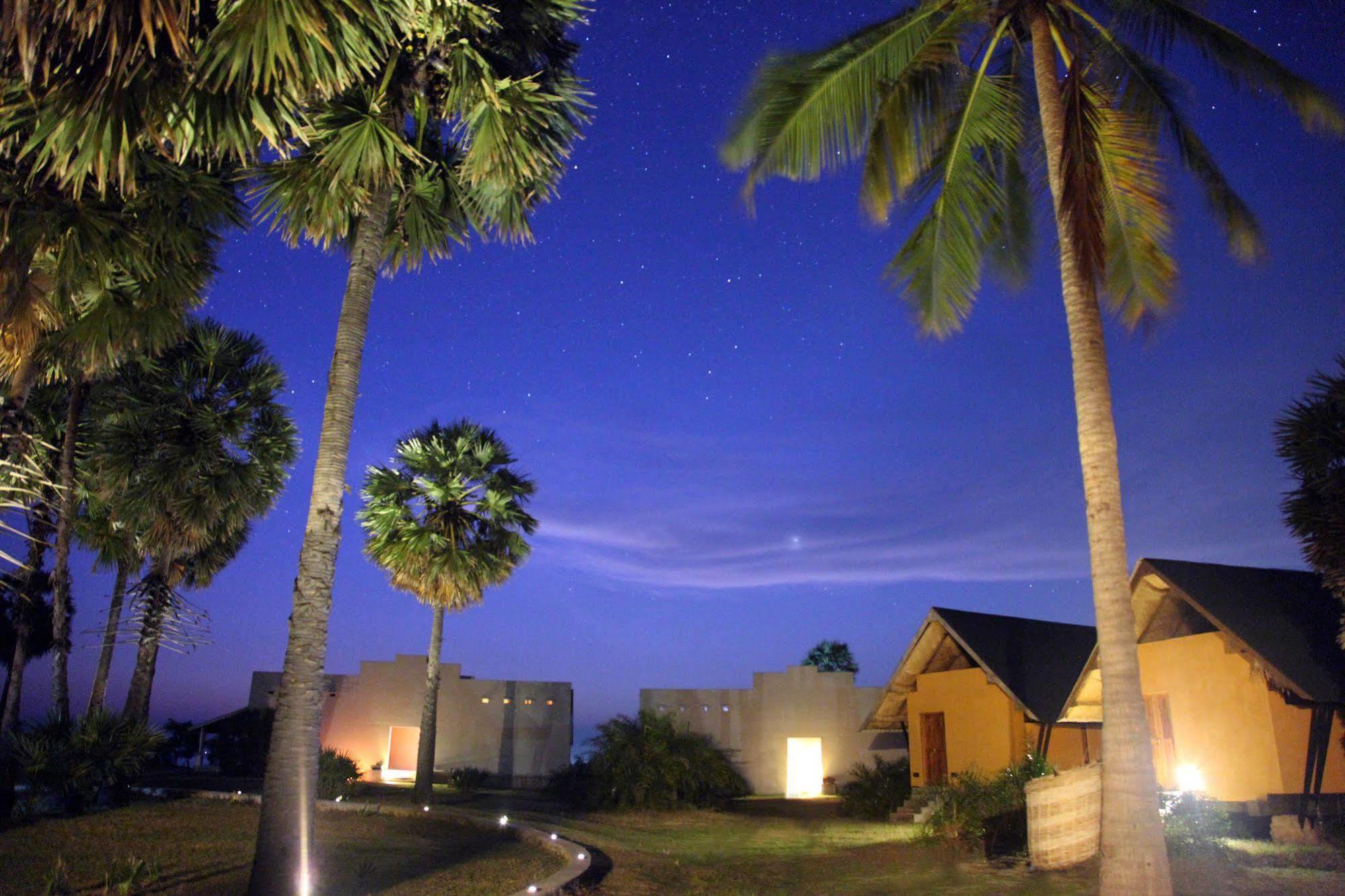 Ruwala Resort Kalkuda Bagian luar foto