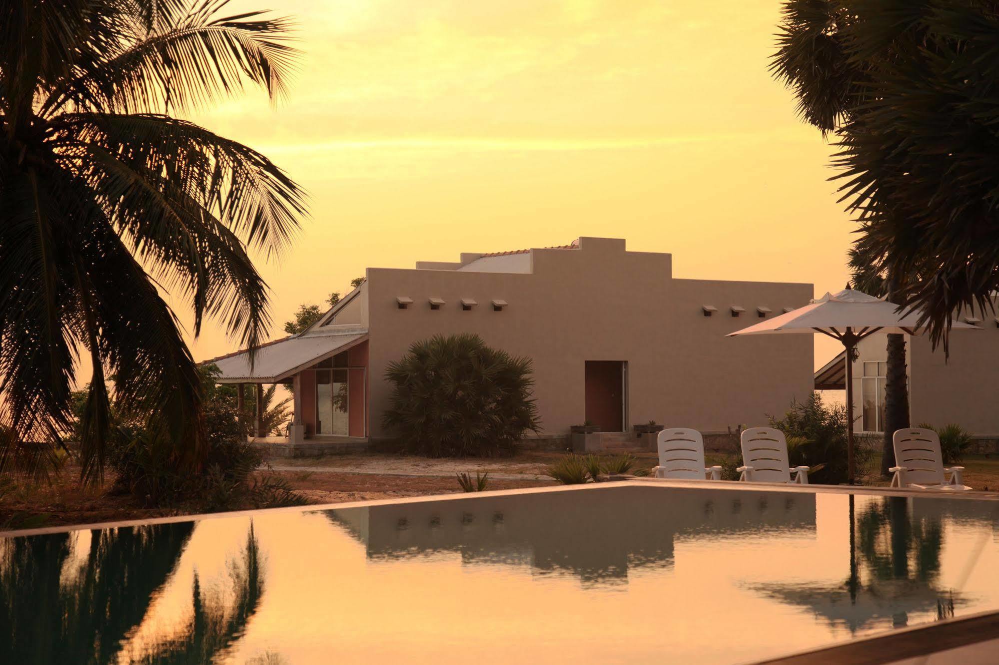 Ruwala Resort Kalkuda Bagian luar foto